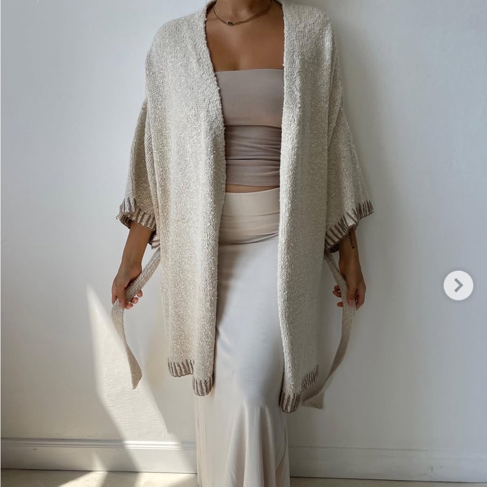 i’m looking for the indigo luna hitomi day dream coat in color cream pleaseeeeee